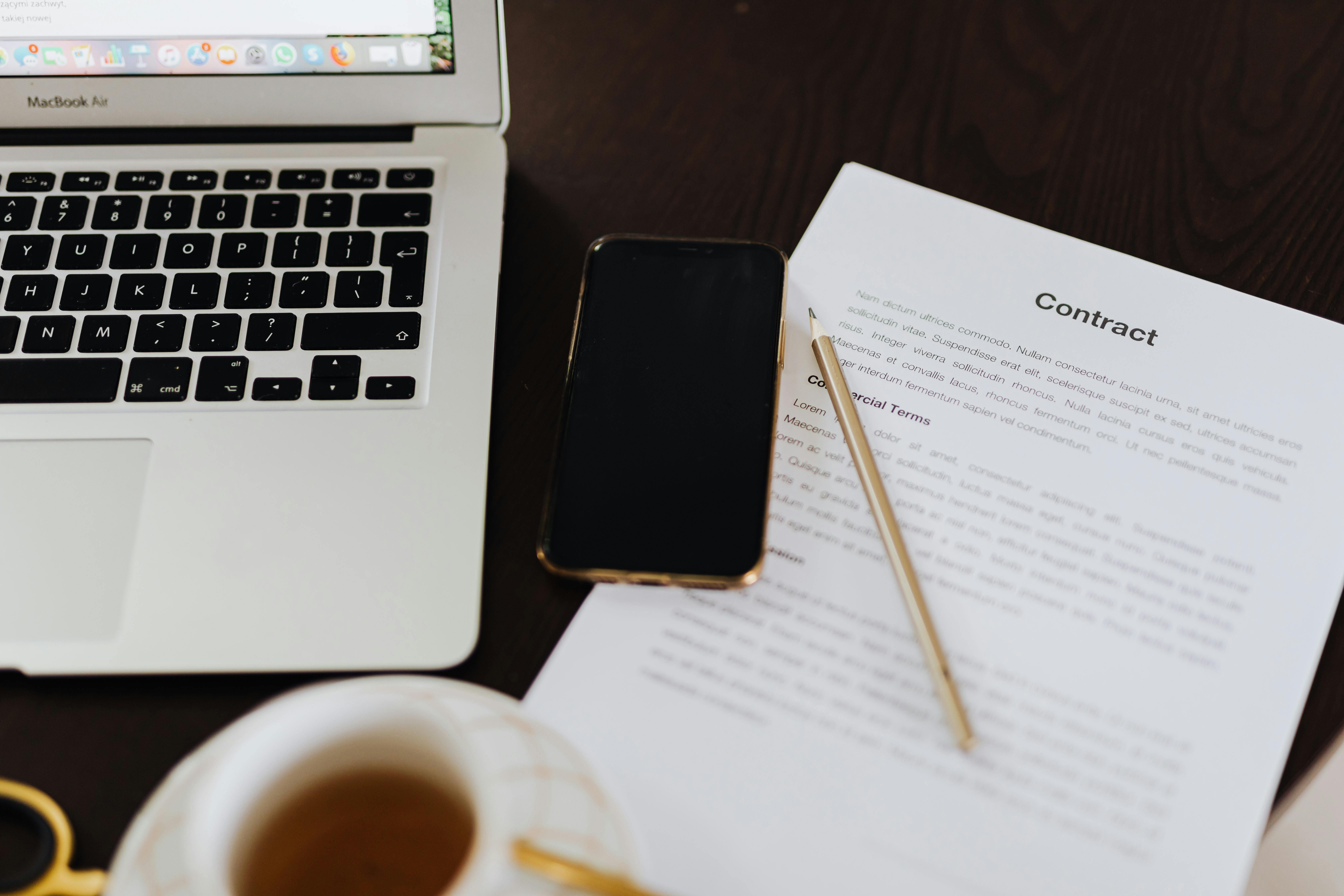 Why October Is the Best Month to Review Your Employment Contracts in Mississauga and Brampton